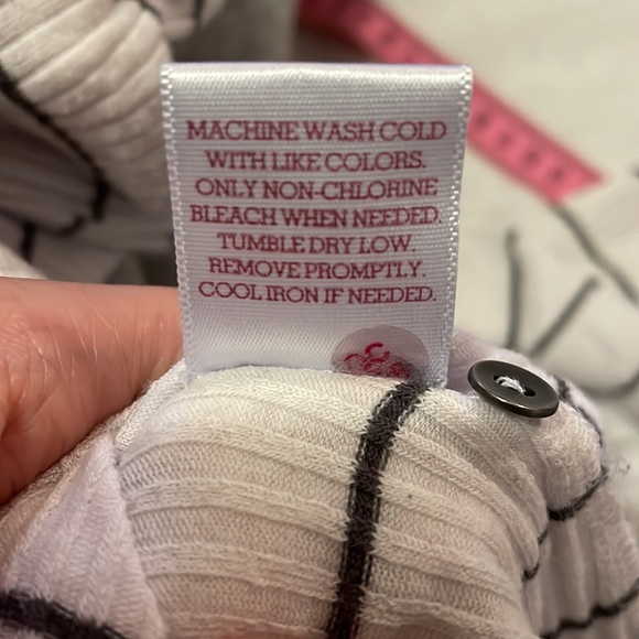 Striped V neck long sleeve shirt - Picture 9 of 9